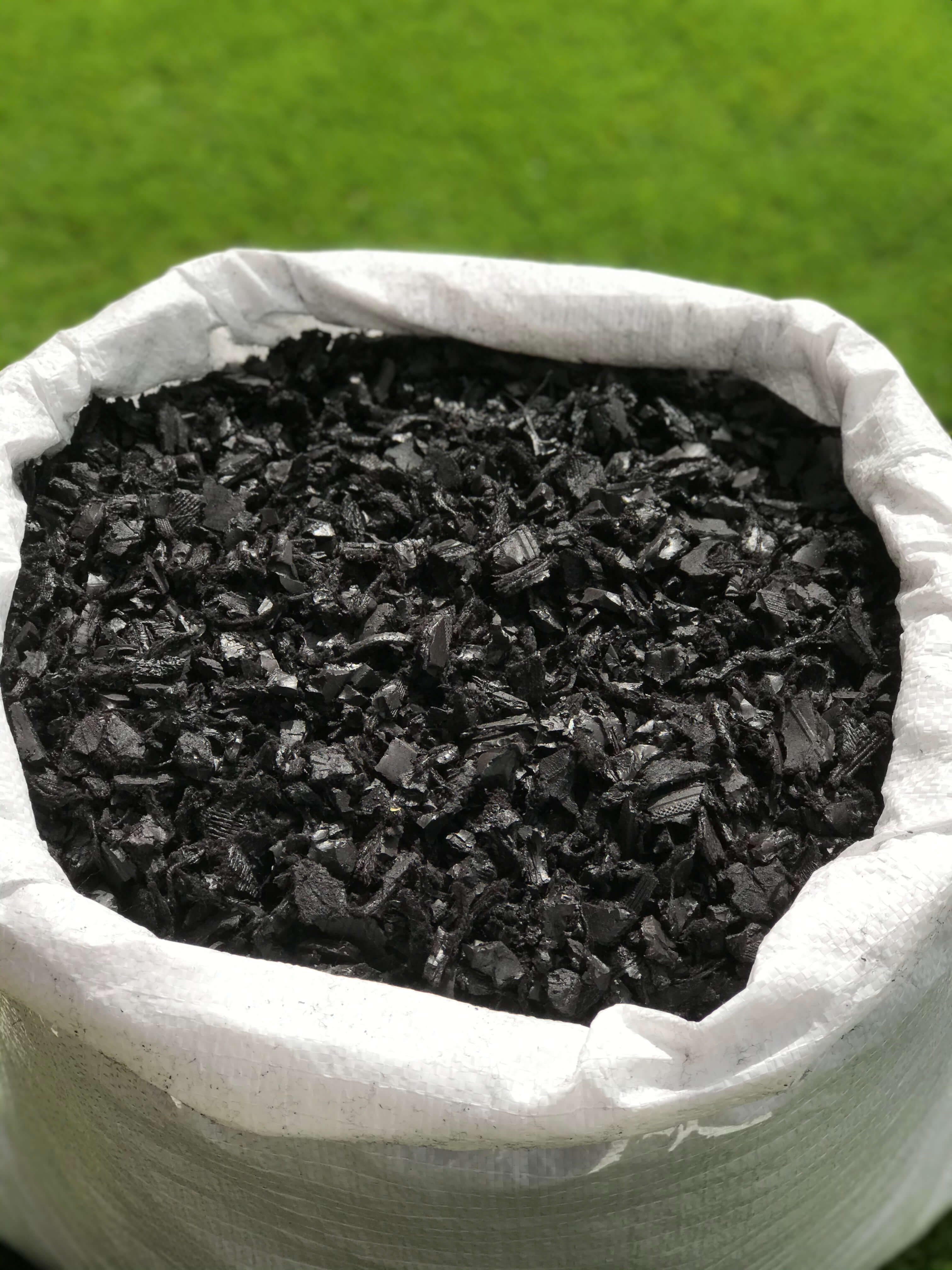 ECO Black Rubber Mulch Play Bark Chip – 20KG – Evolution Rubber Products